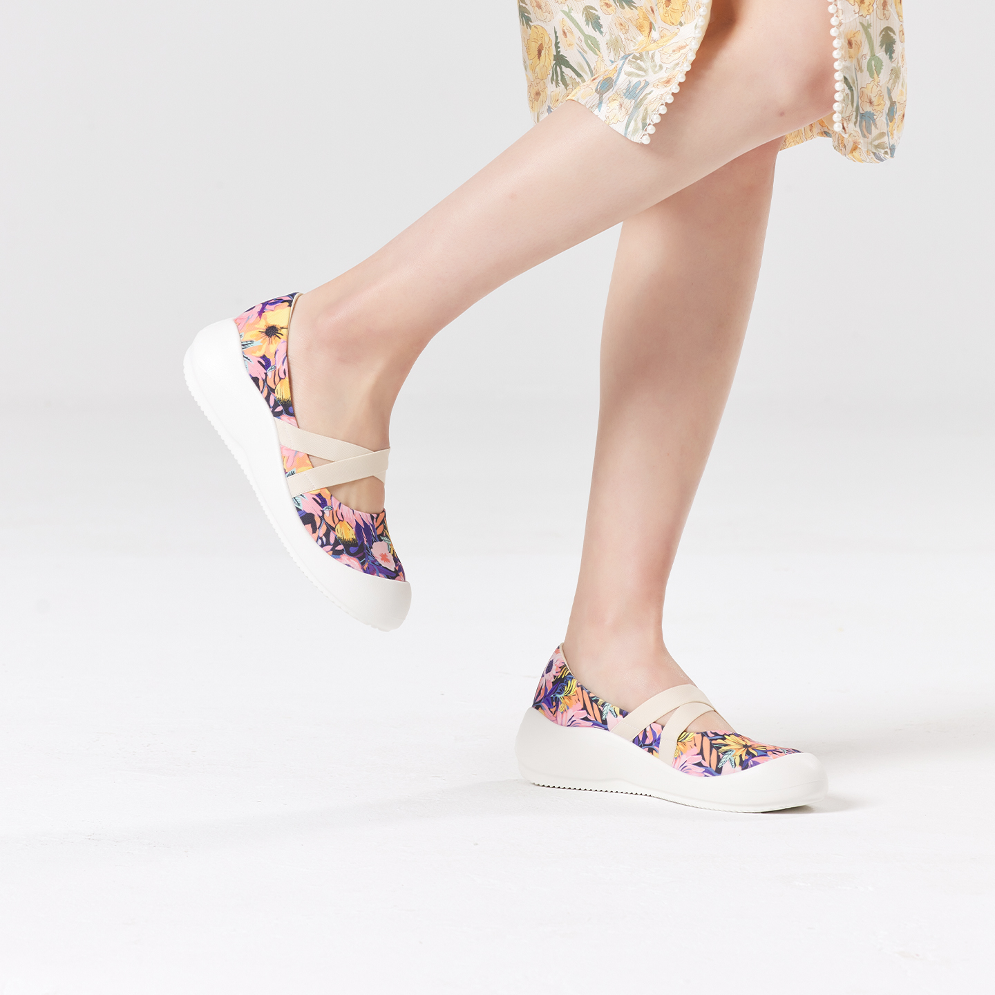 B1004 footwear photo 11