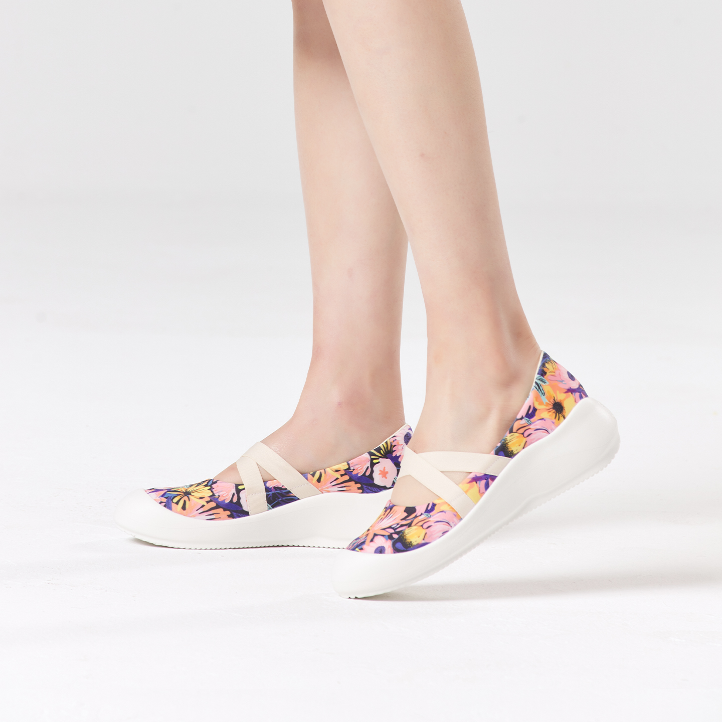 B1004 footwear photo 14