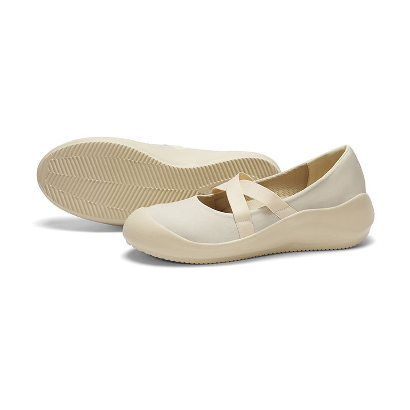 B1004 footwear photo 17