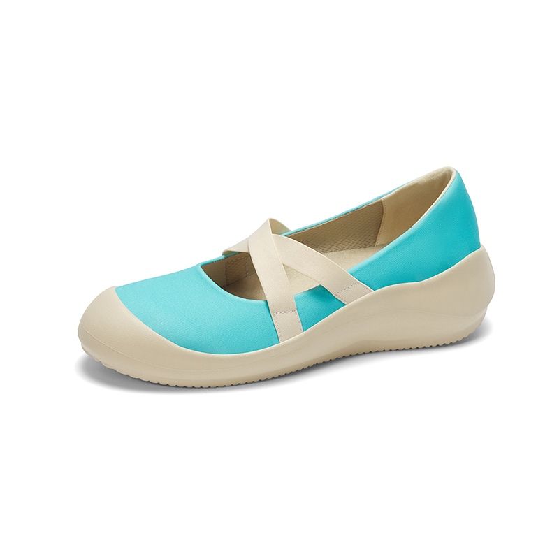 B1004 footwear photo 2
