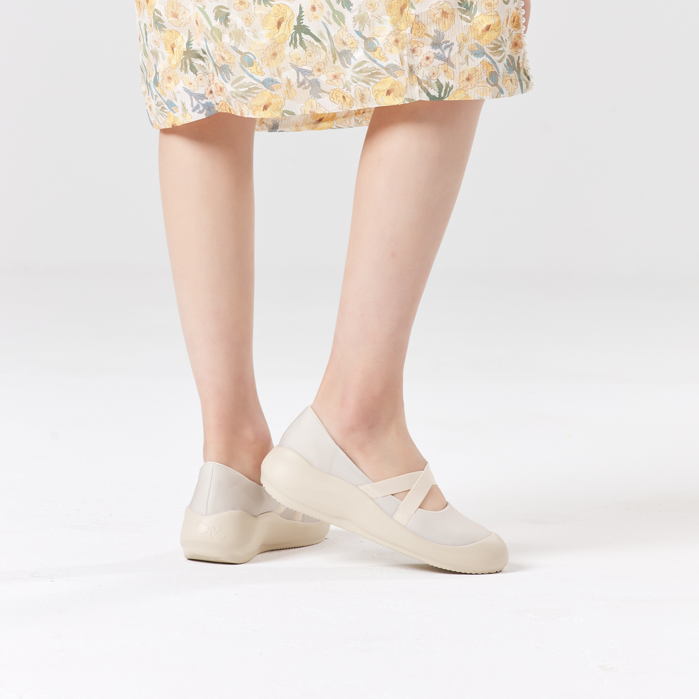 B1004 footwear photo 21