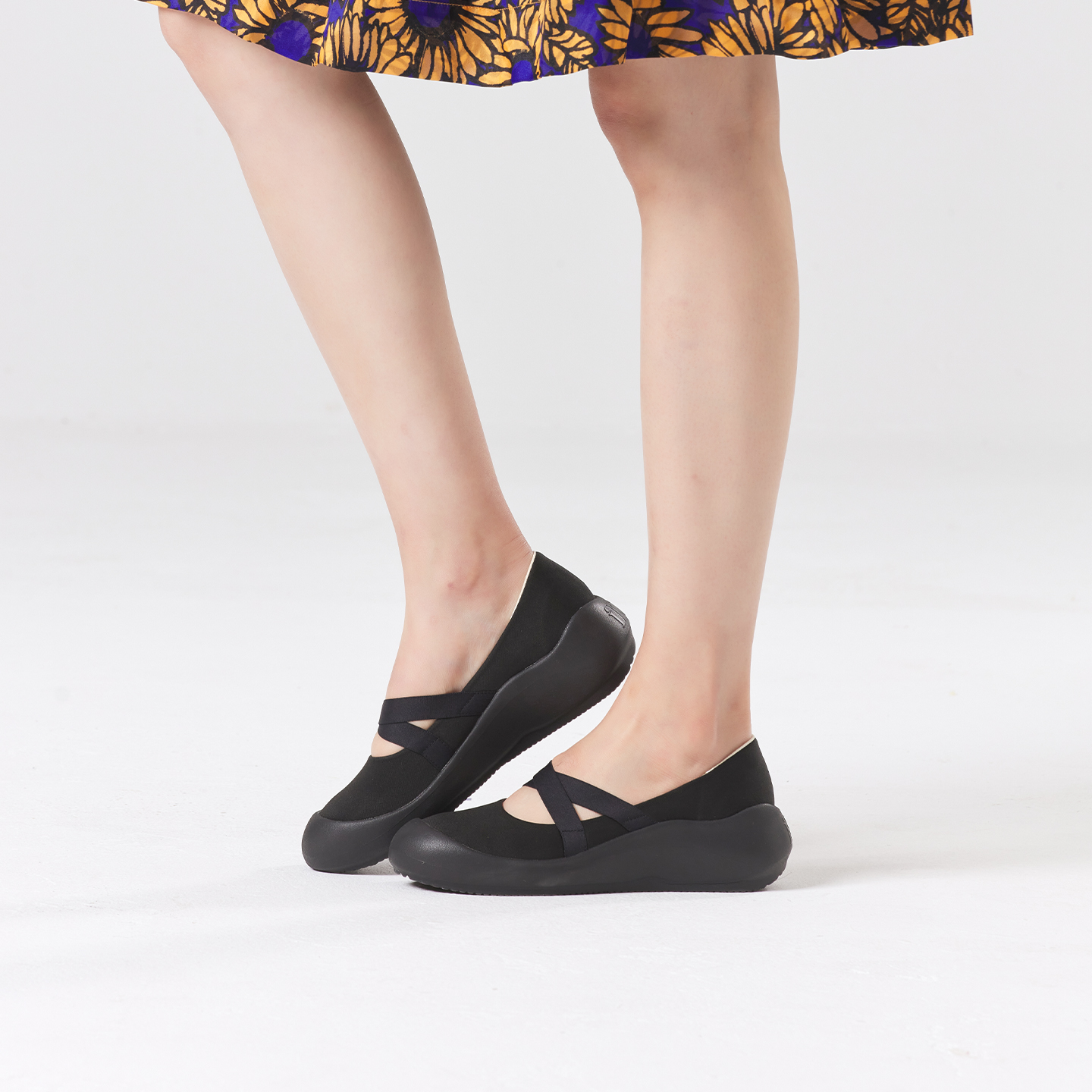 B1004 footwear photo 25
