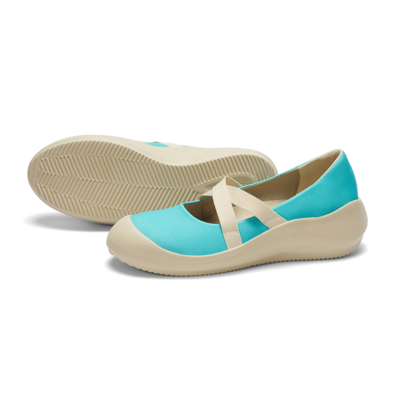 B1004 footwear photo 3