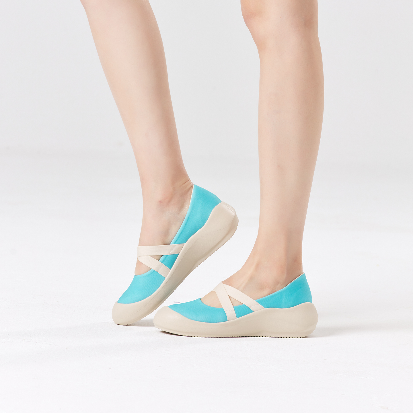 B1004 footwear photo 5