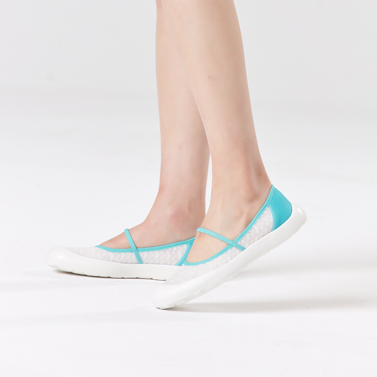 B1005 footwear photo 13