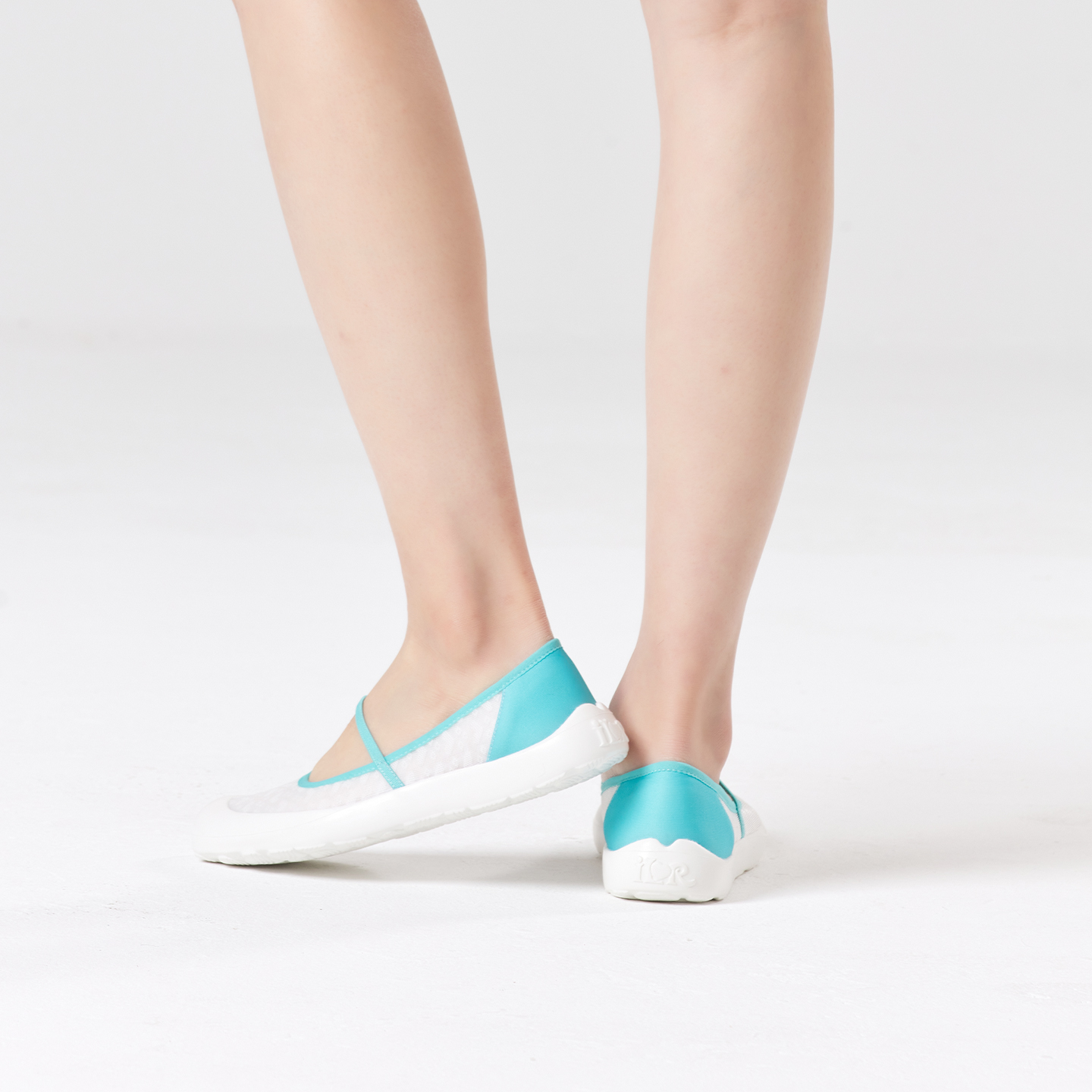 B1005 footwear photo 14