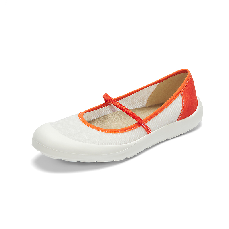 B1005 footwear photo 2