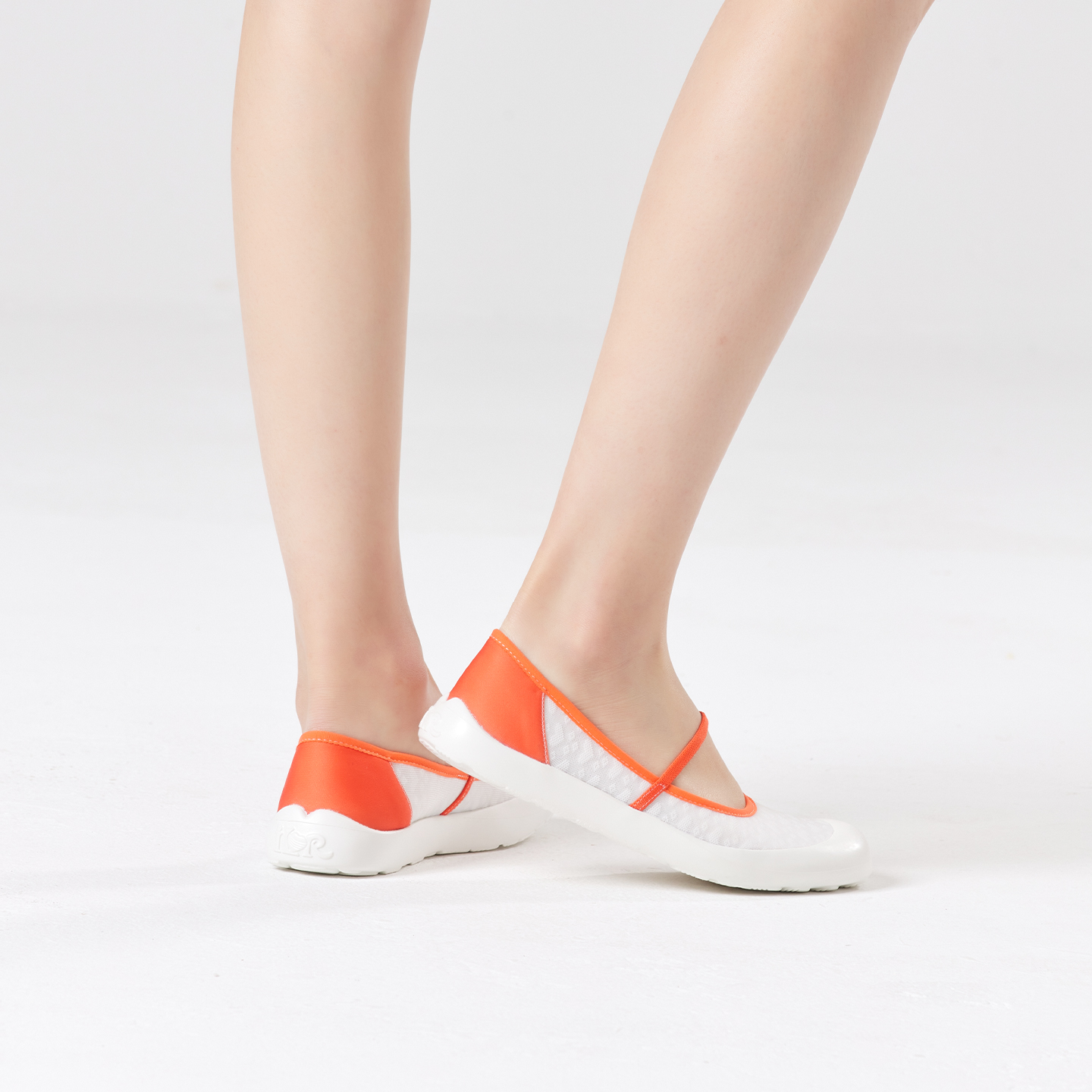B1005 footwear photo 7