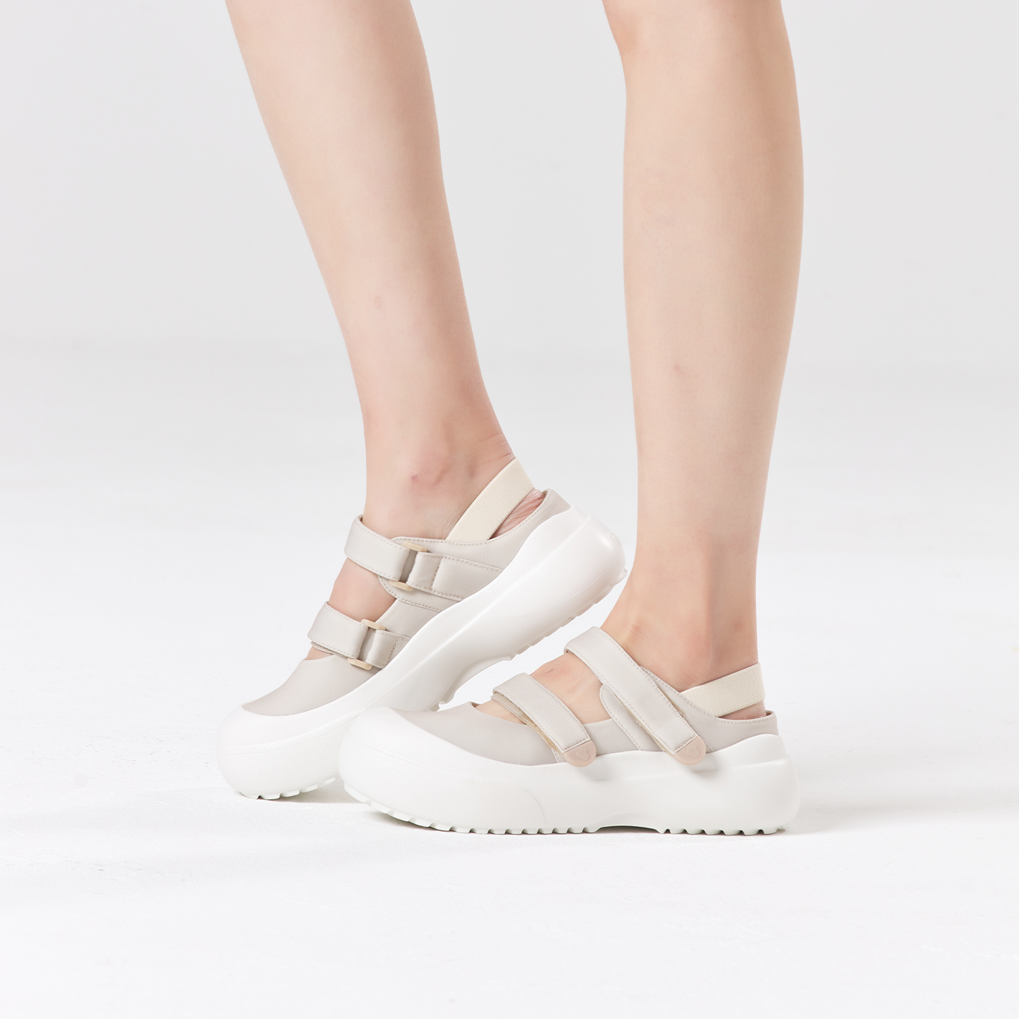 B1007 footwear photo 21
