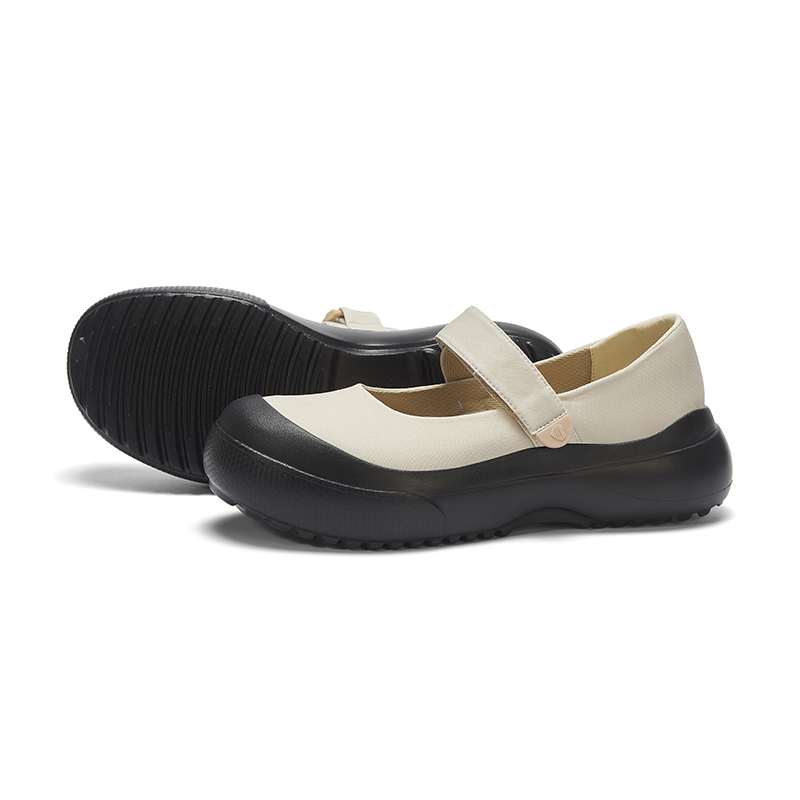 B1009 footwear photo 10