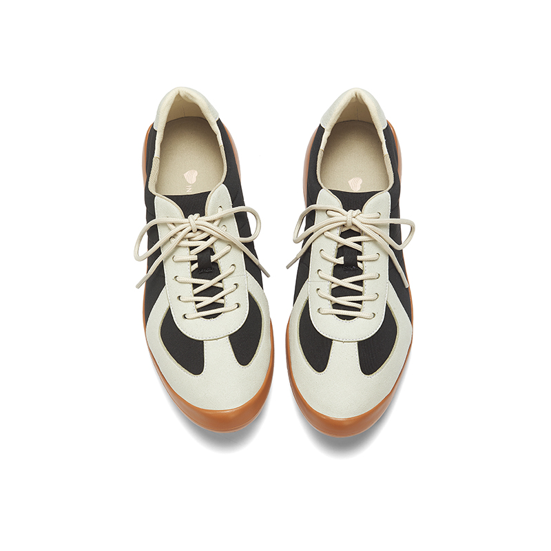 B1010 footwear photo 15
