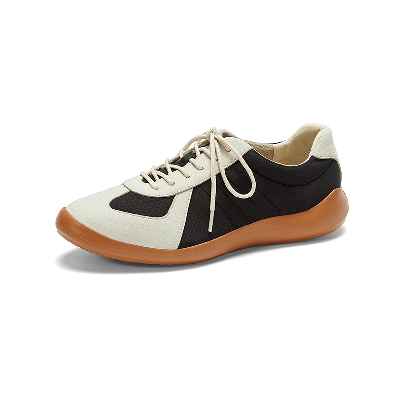 B1010 footwear photo 16