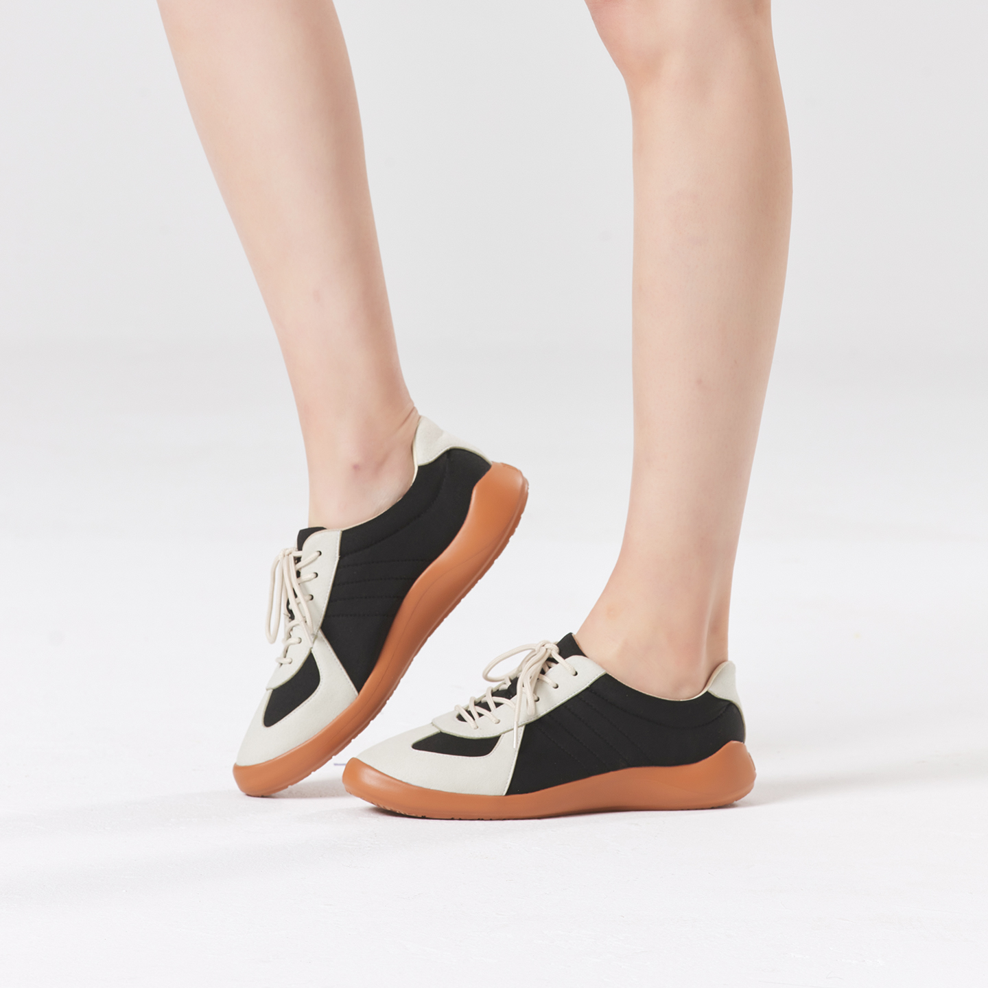 B1010 footwear photo 18