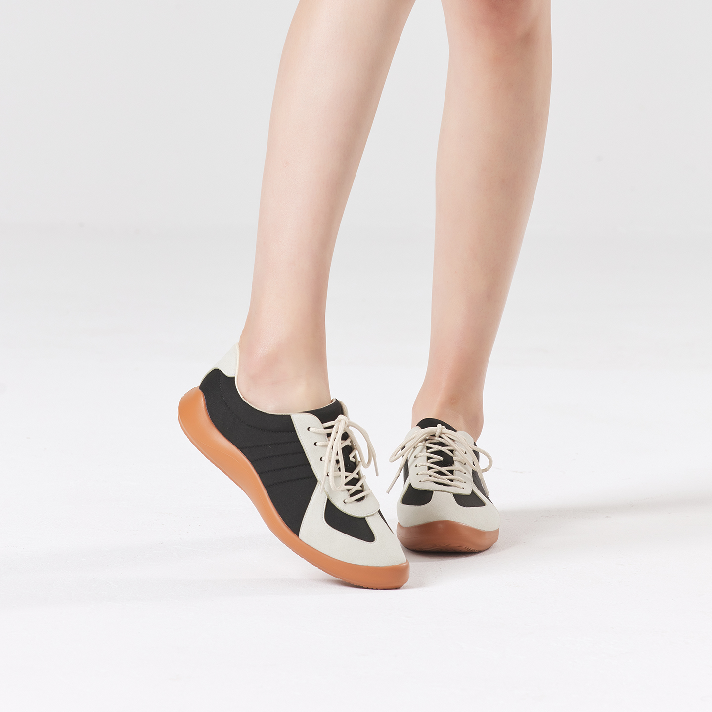 B1010 footwear photo 19