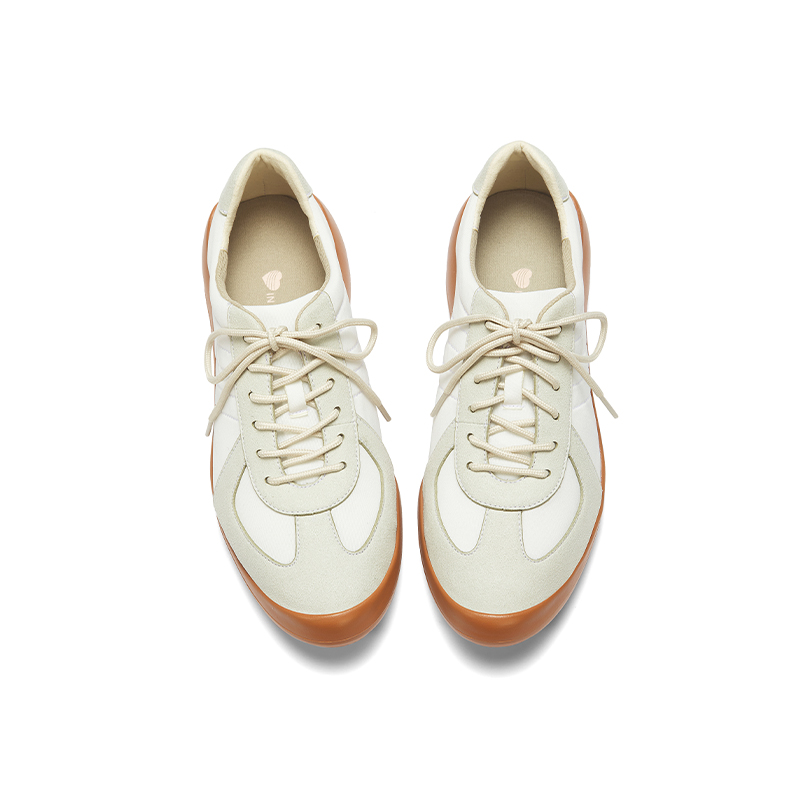 B1010 footwear photo 8