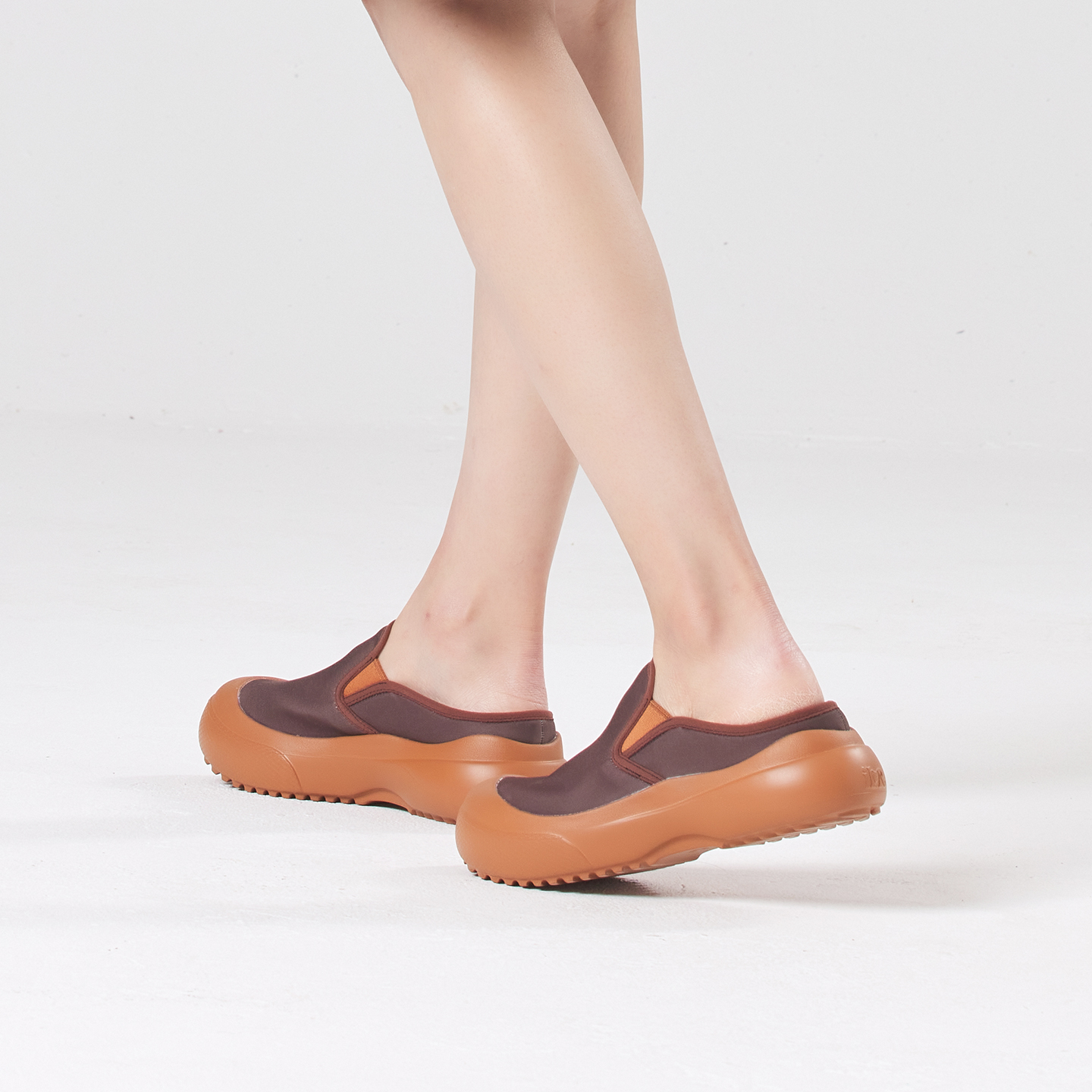 B1011 footwear photo 14