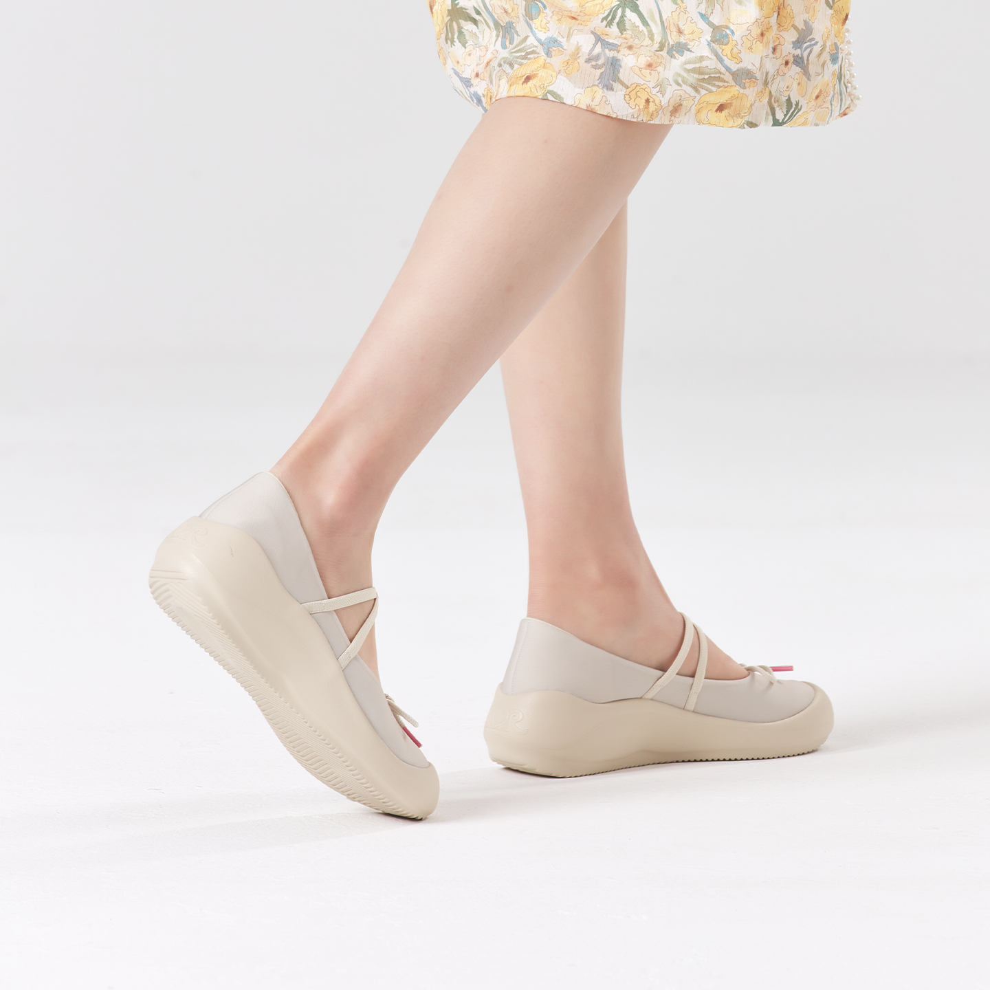 B1012 footwear photo 12