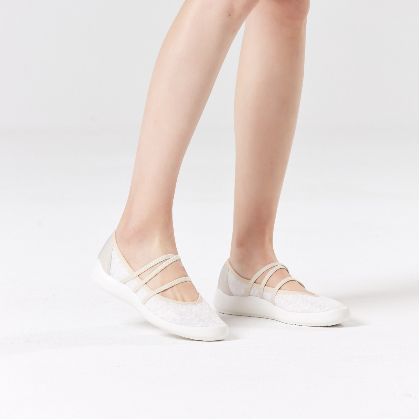 B1013 footwear photo 14