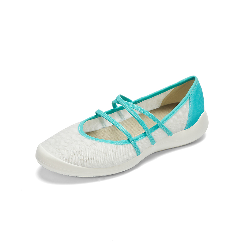 B1013 footwear photo 2