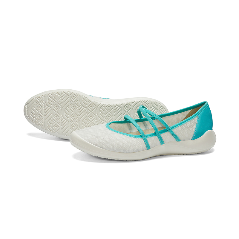 B1013 footwear photo 3