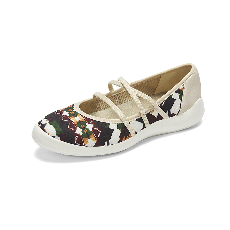 B1014 footwear photo 2