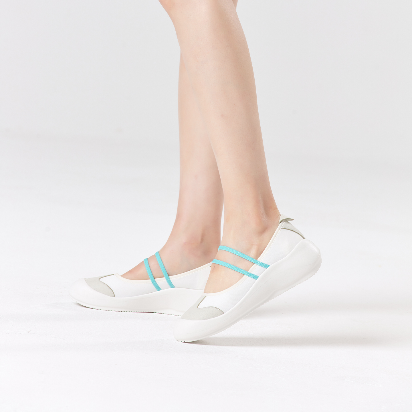 B1015 footwear photo 13