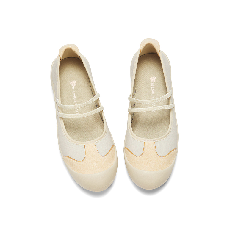 B1015 footwear photo 15