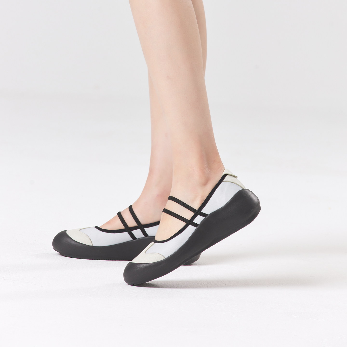 B1015 footwear photo 27