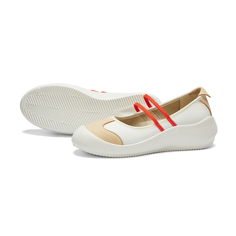 B1015 footwear photo 3