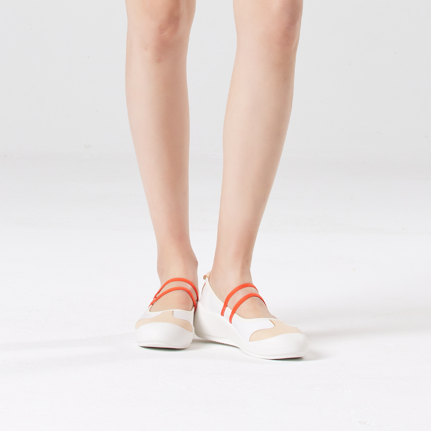 B1015 footwear photo 4