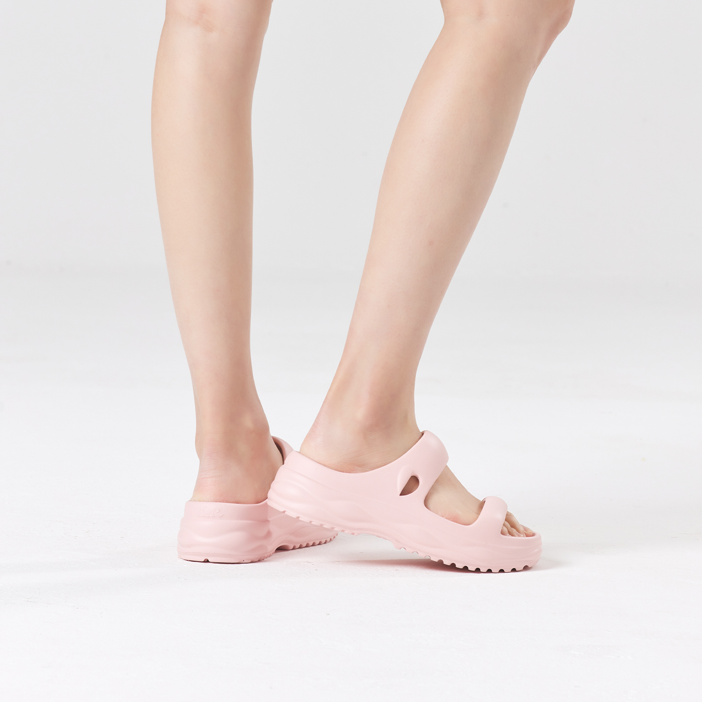 B1016 footwear photo 5