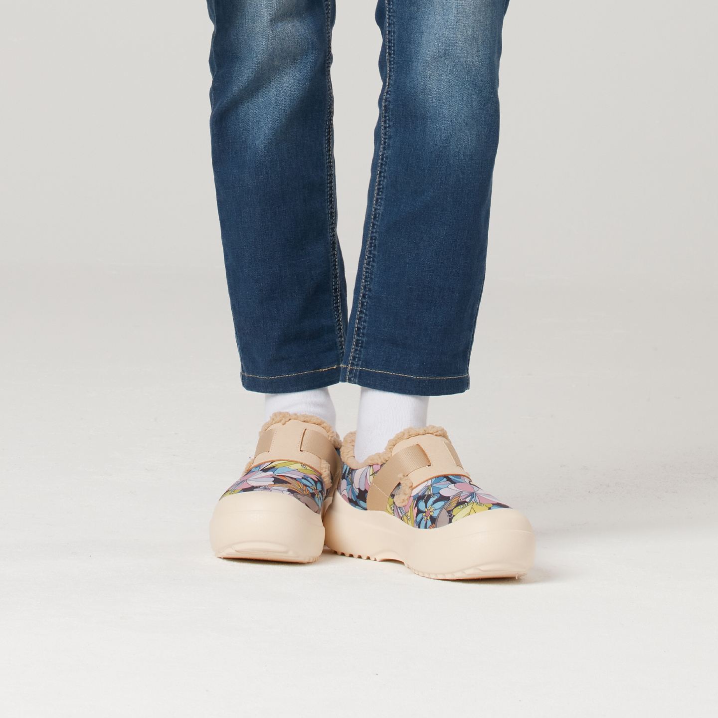 B1201 footwear photo 11