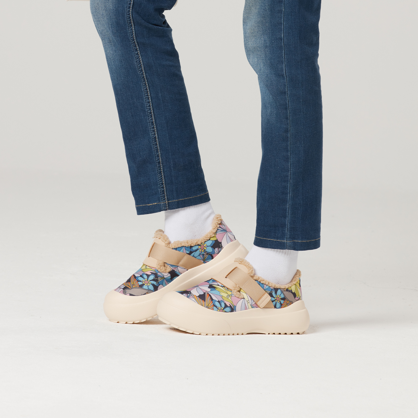 B1201 footwear photo 12