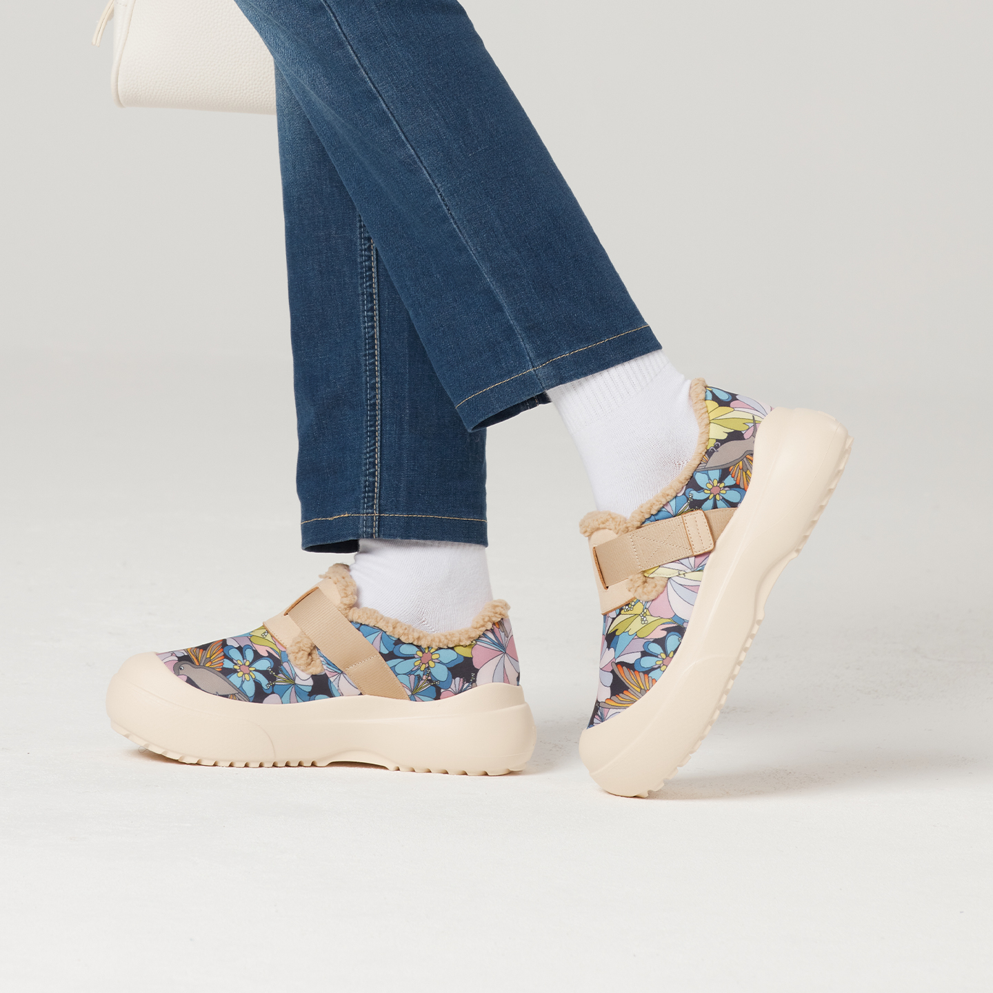 B1201 footwear photo 14