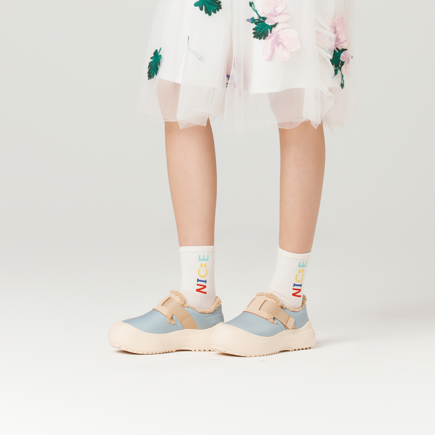 B1201 footwear photo 18