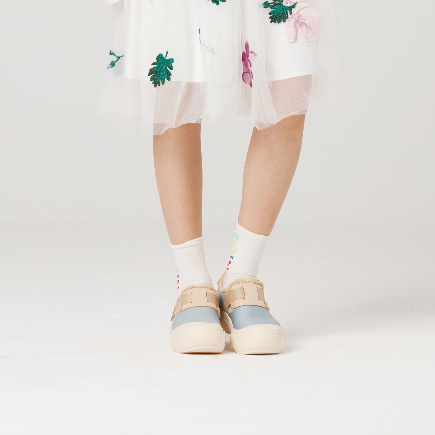 B1201 footwear photo 19