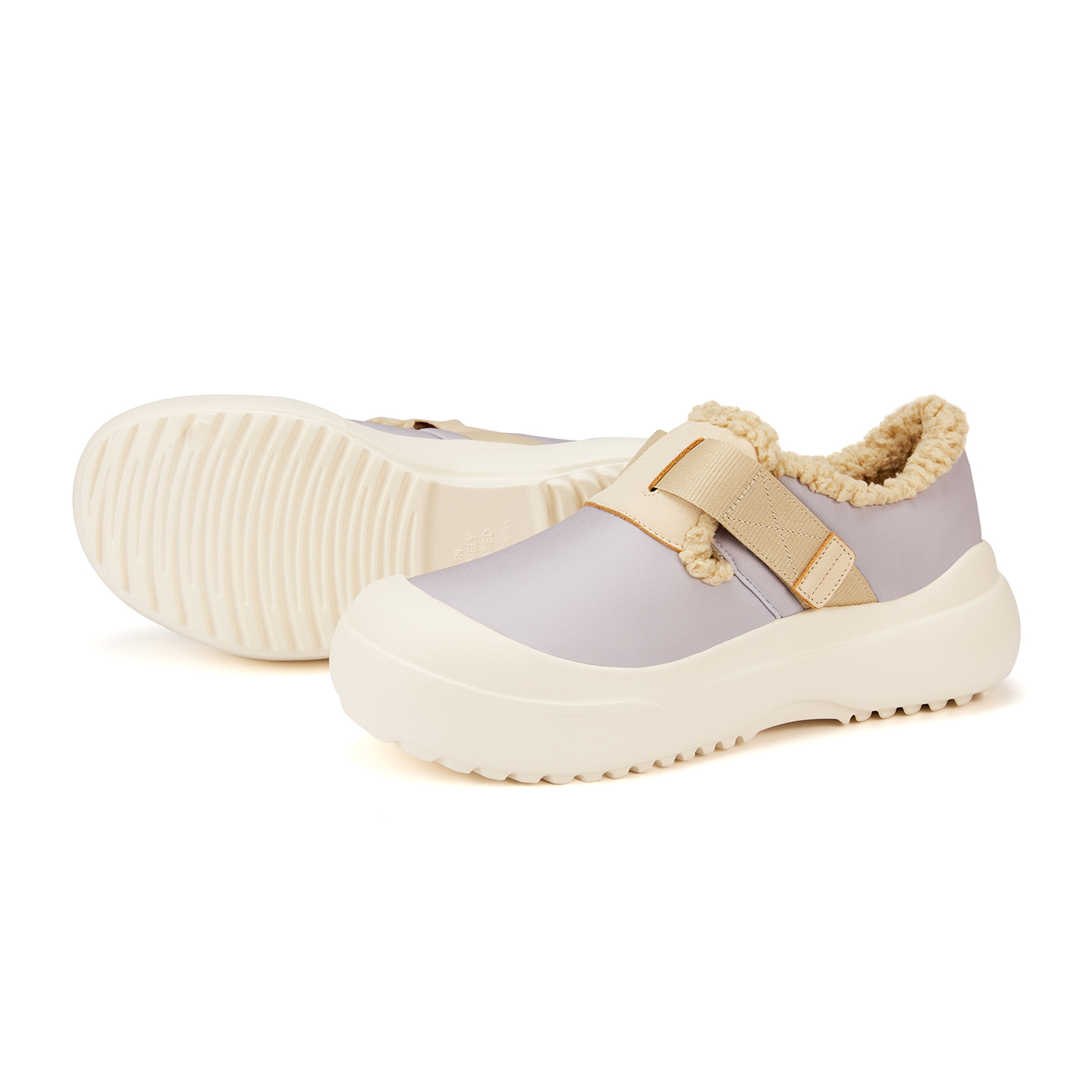 B1201 footwear photo 2