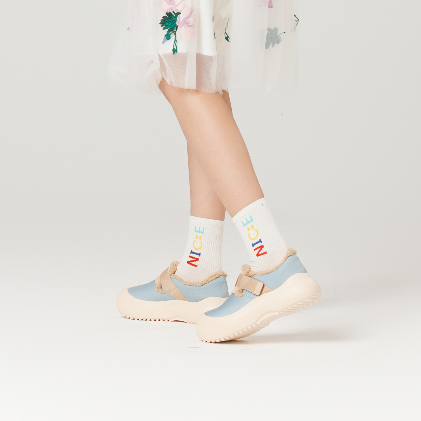 B1201 footwear photo 21