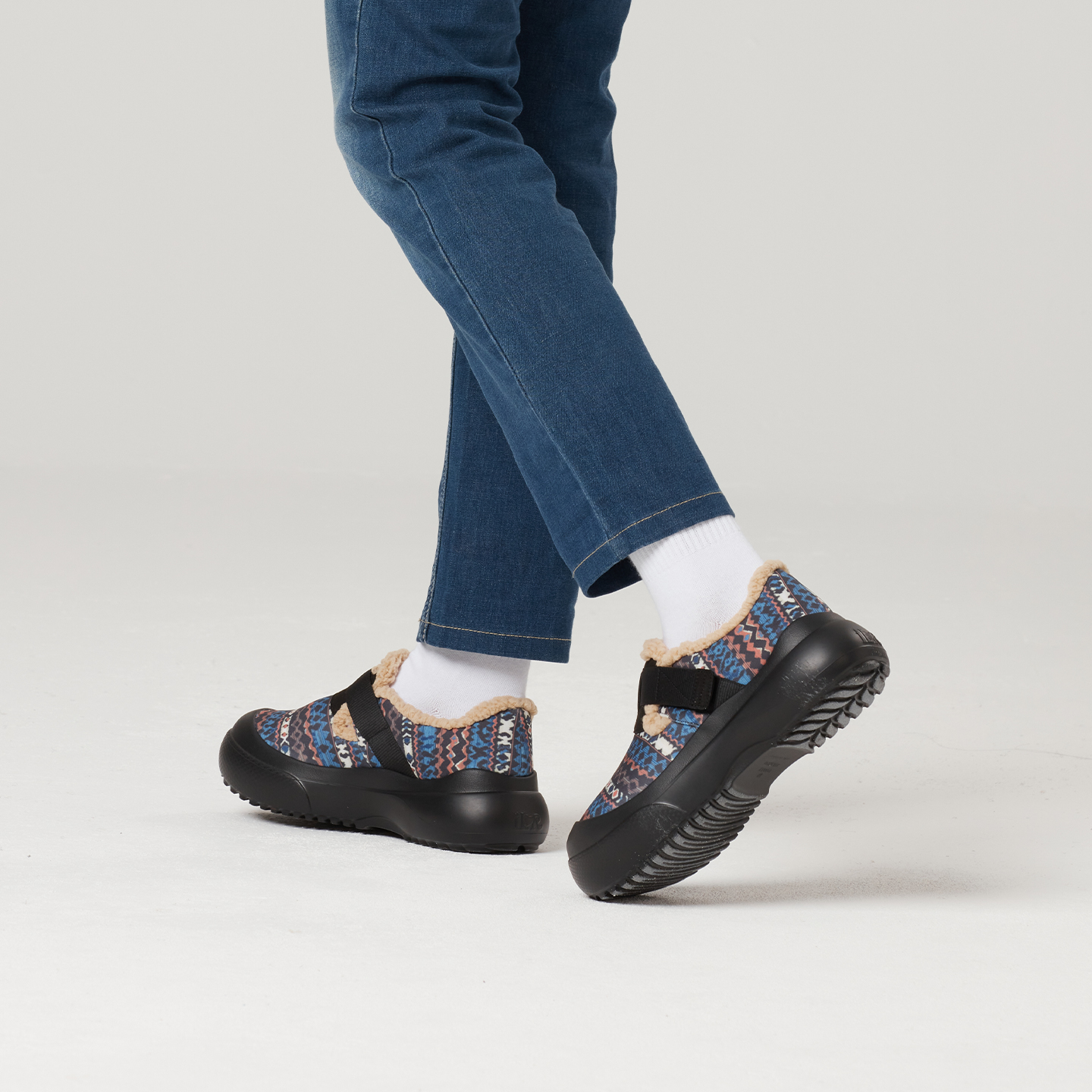 B1201 footwear photo 27