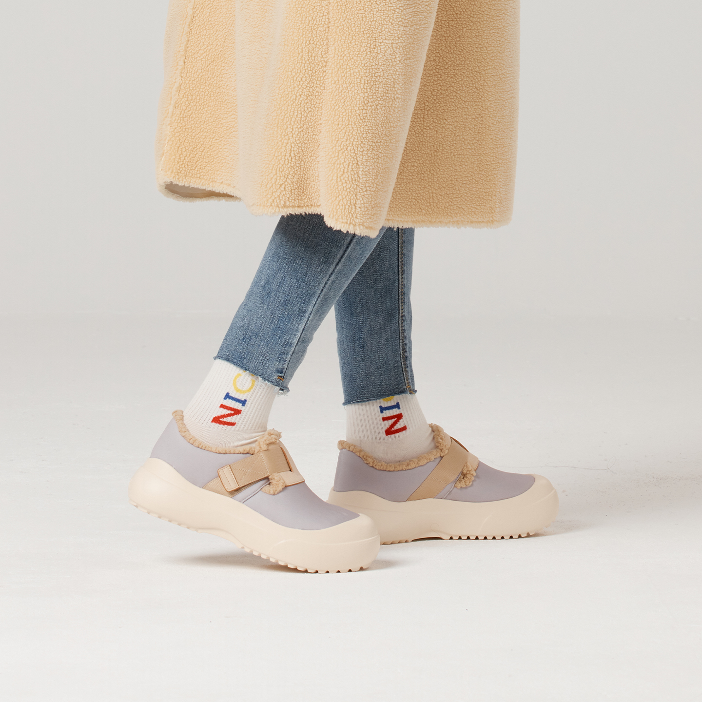 B1201 footwear photo 7
