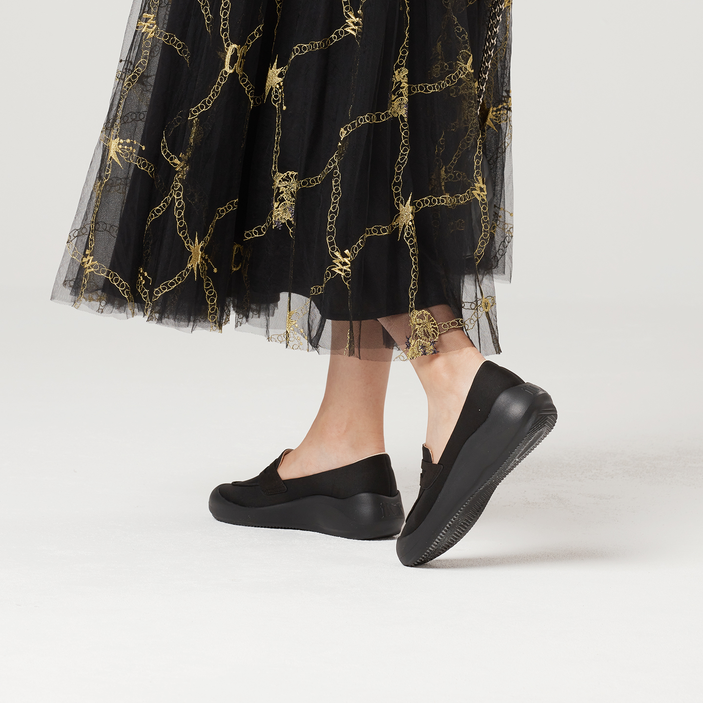 B1203 footwear photo 14