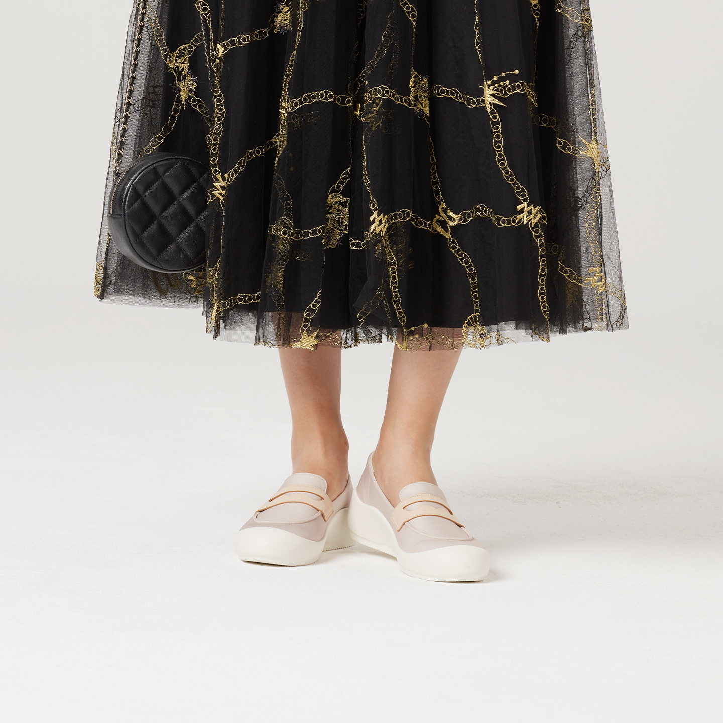 B1203 footwear photo 5