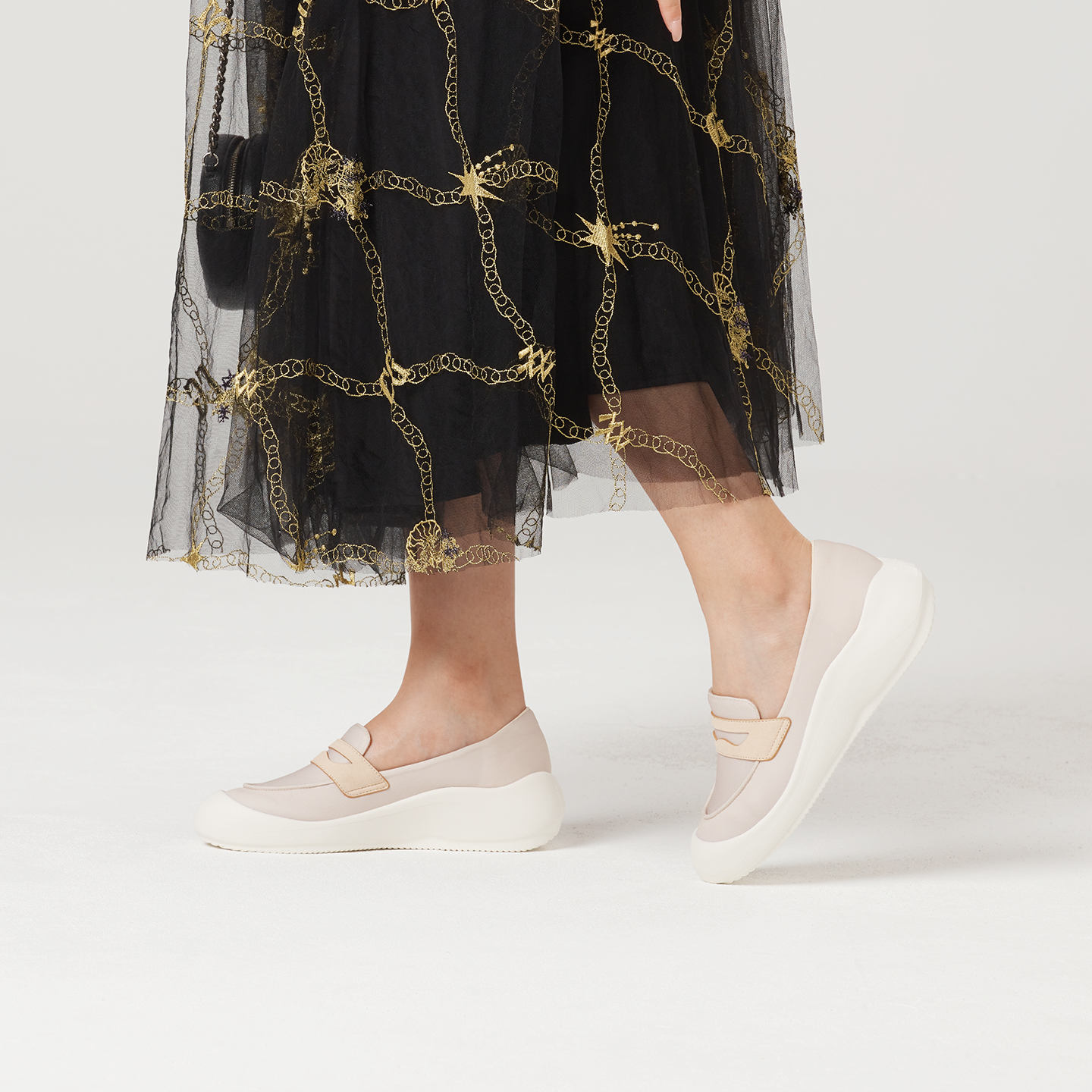 B1203 footwear photo 6