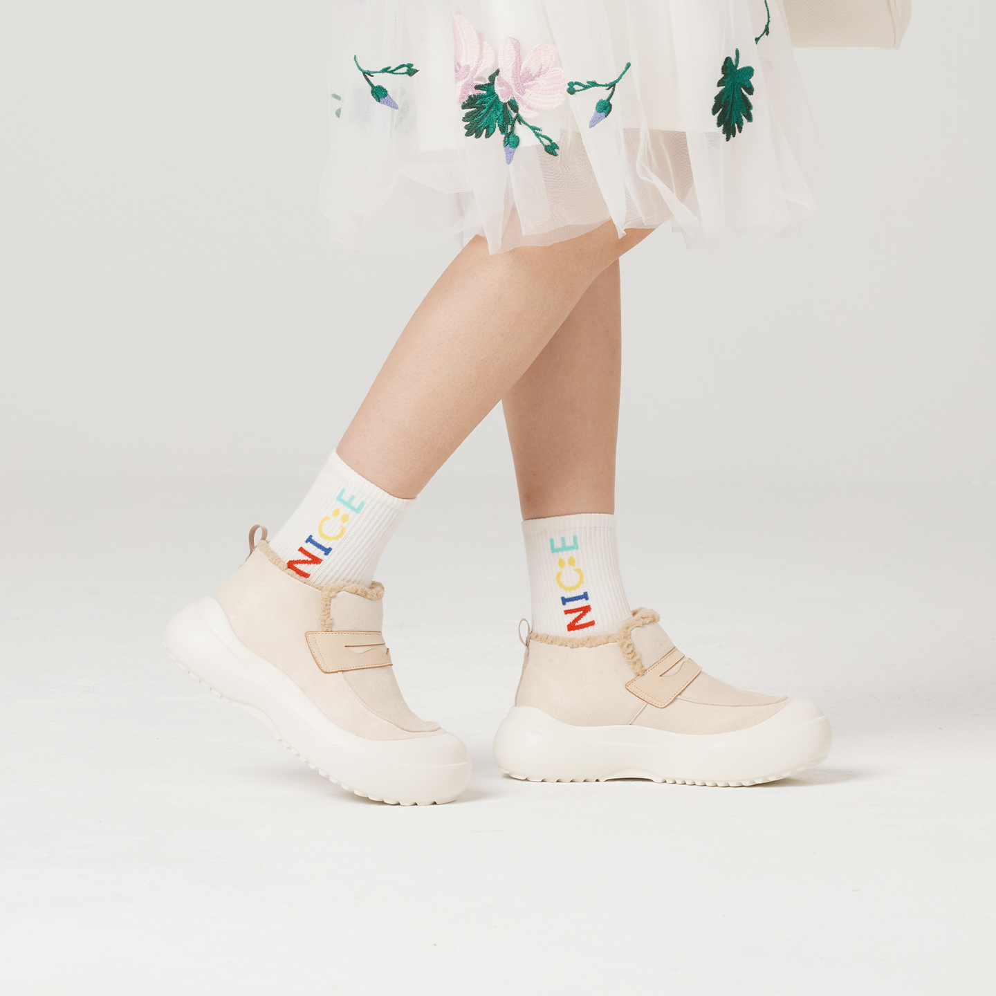 B1303 footwear photo 11
