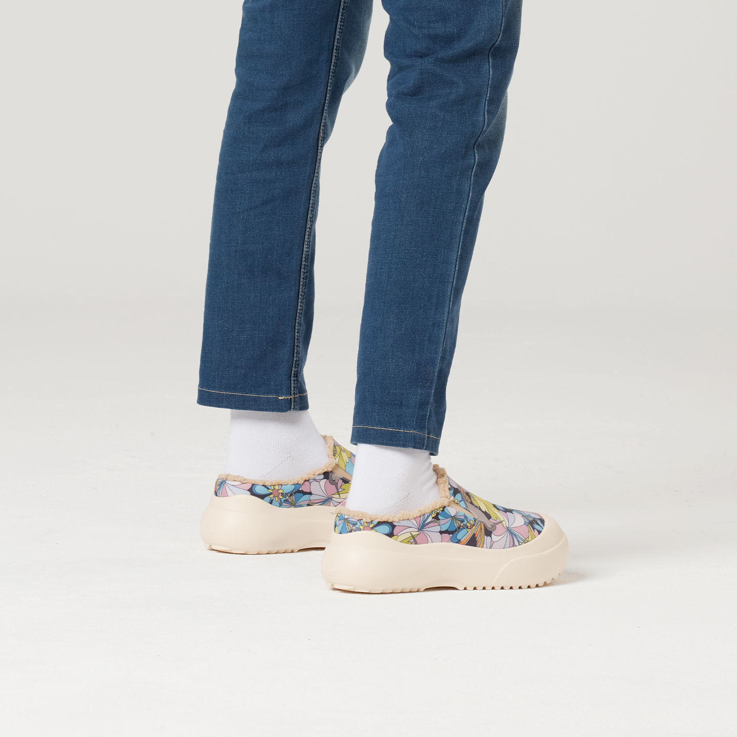 B1308 footwear photo 7