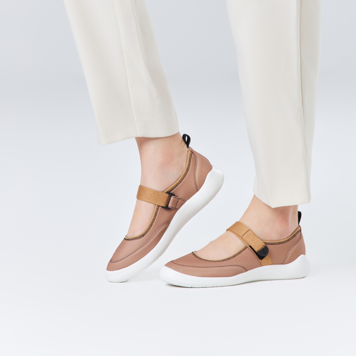 B2003 footwear photo 12