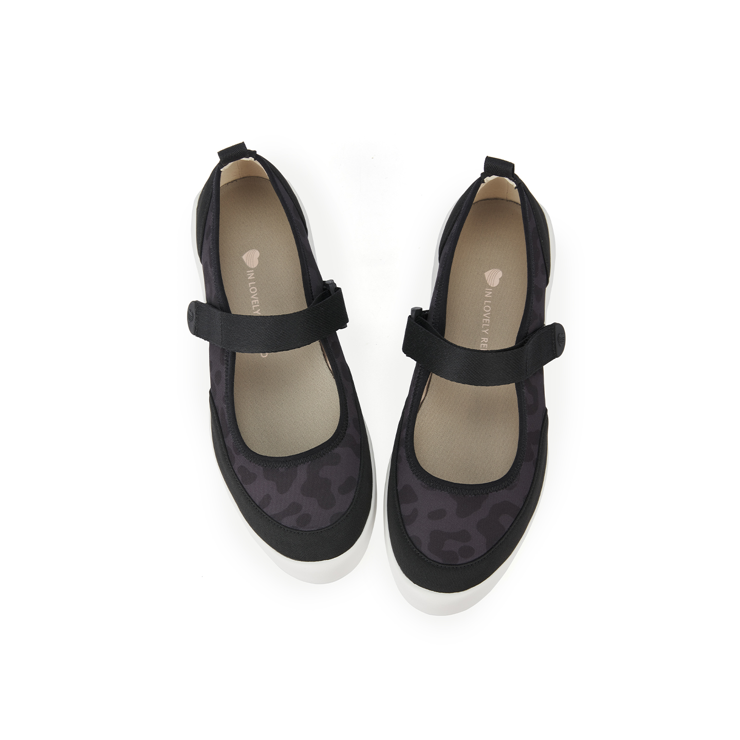 B2003 footwear photo 15