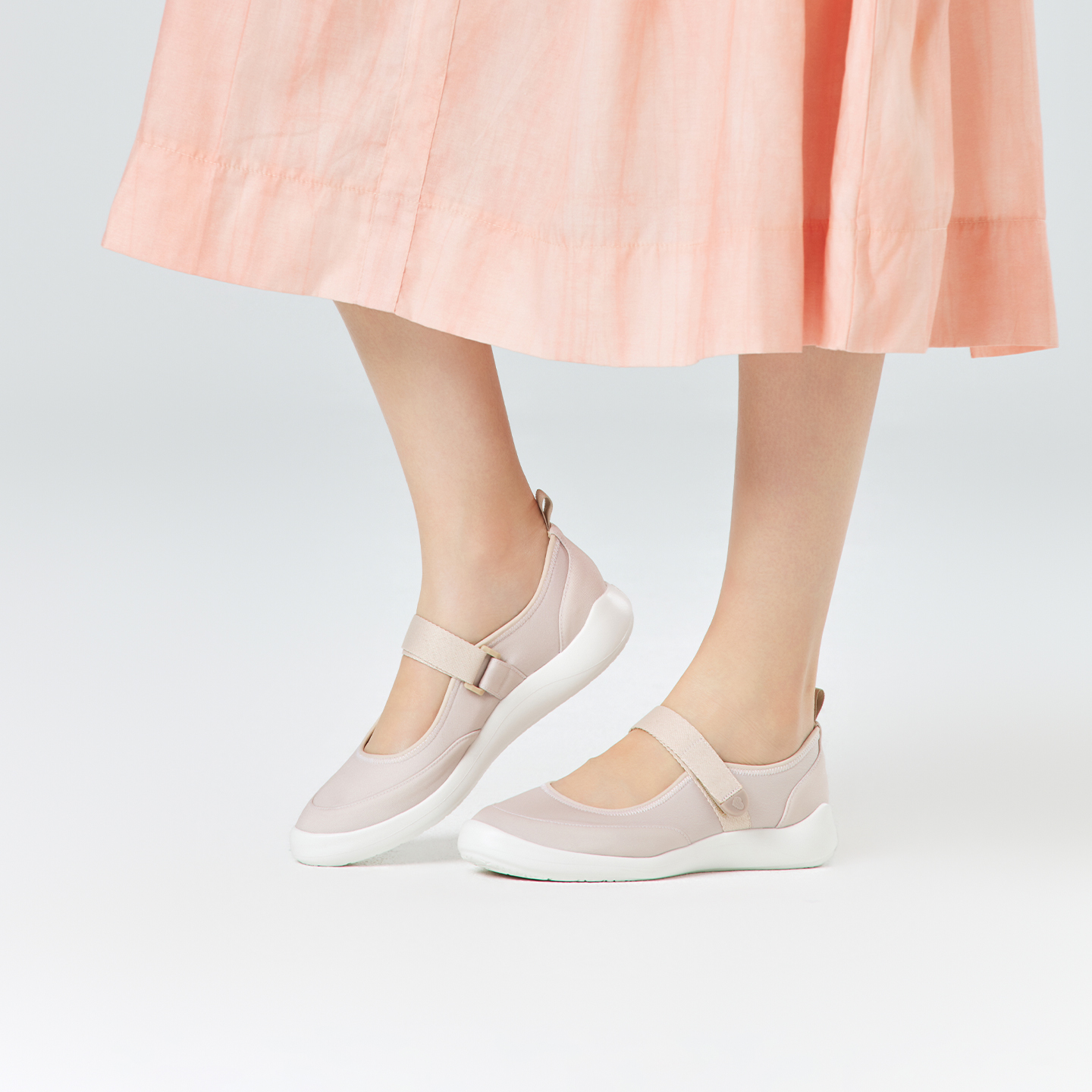 B2003 footwear photo 4