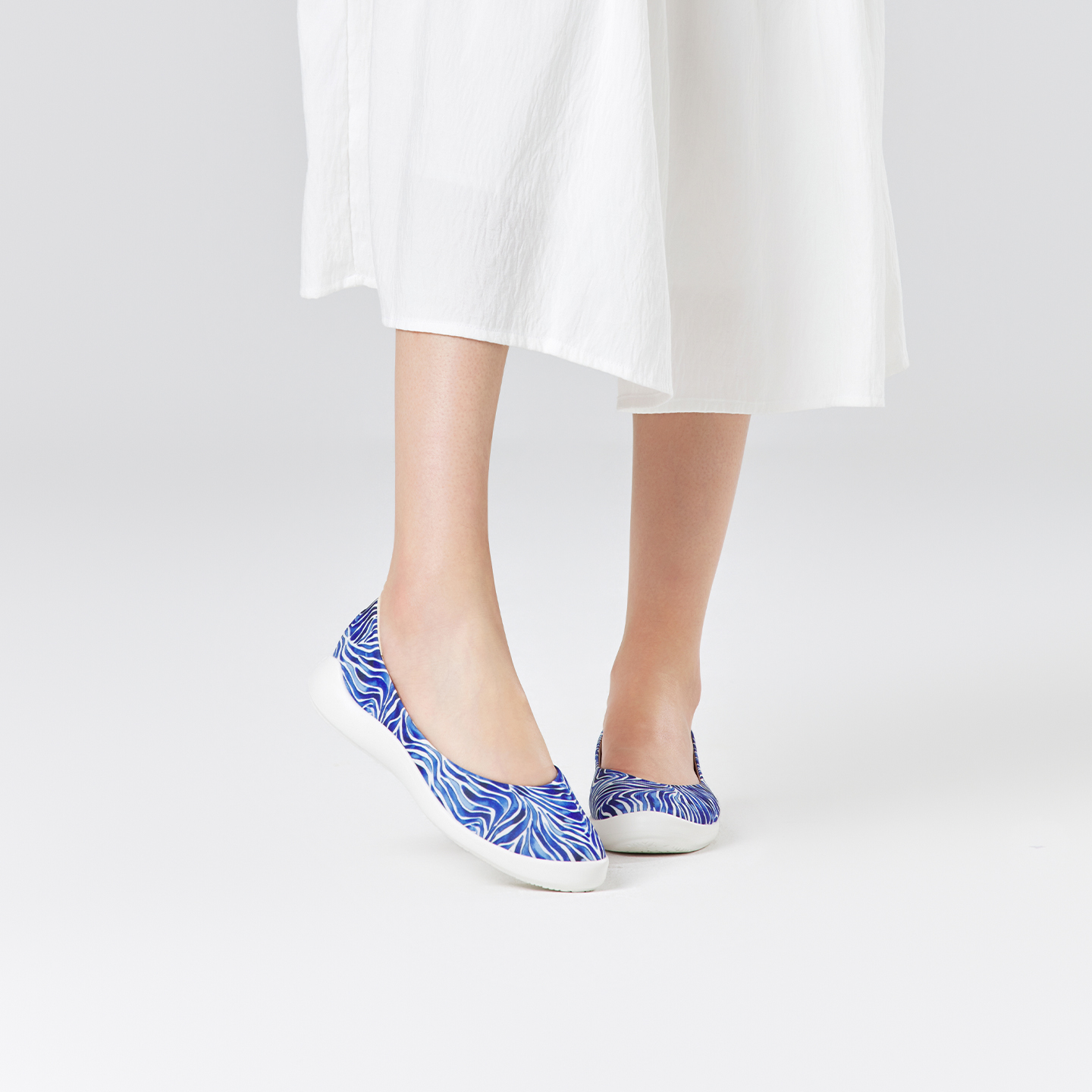 B2004 footwear photo 11