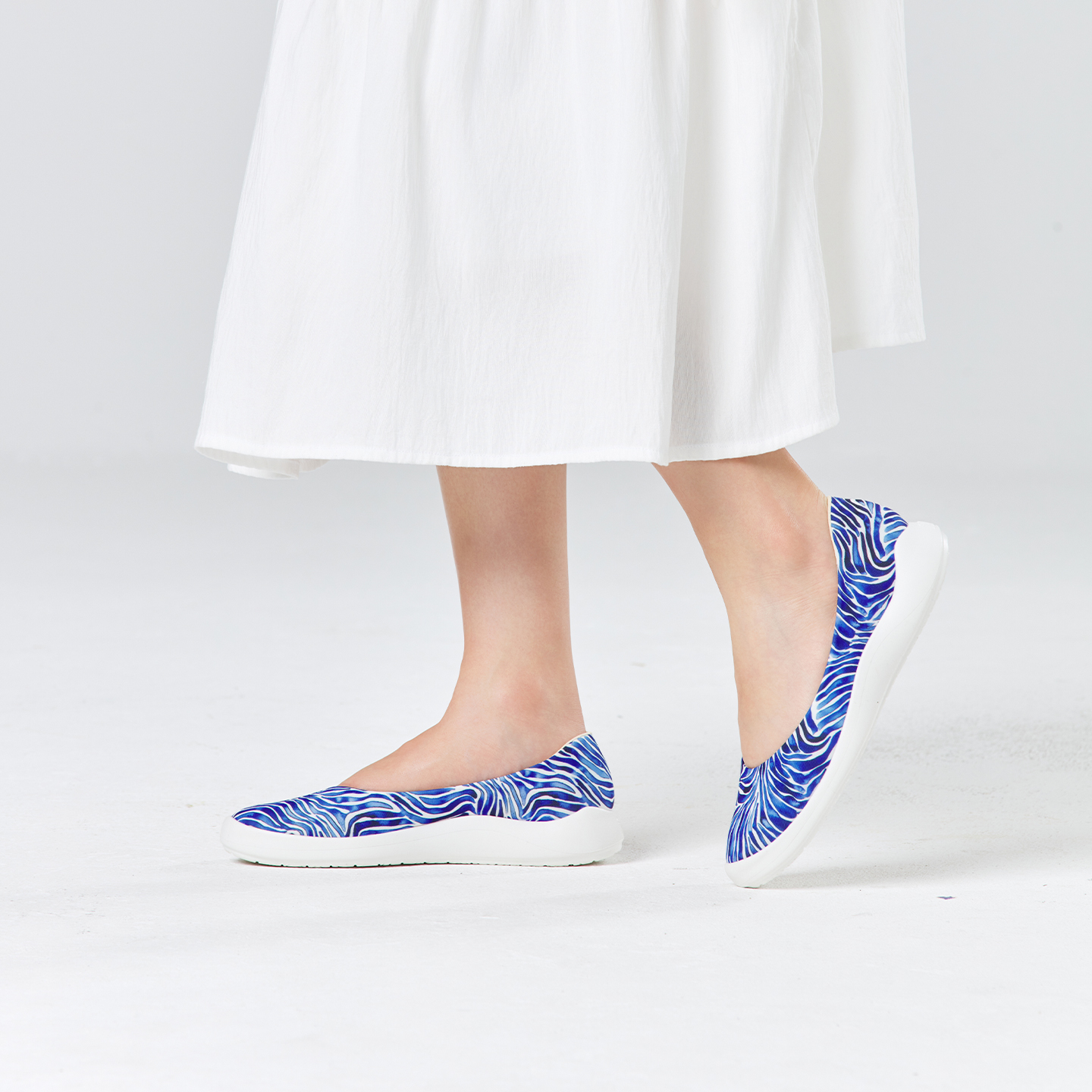 B2004 footwear photo 13